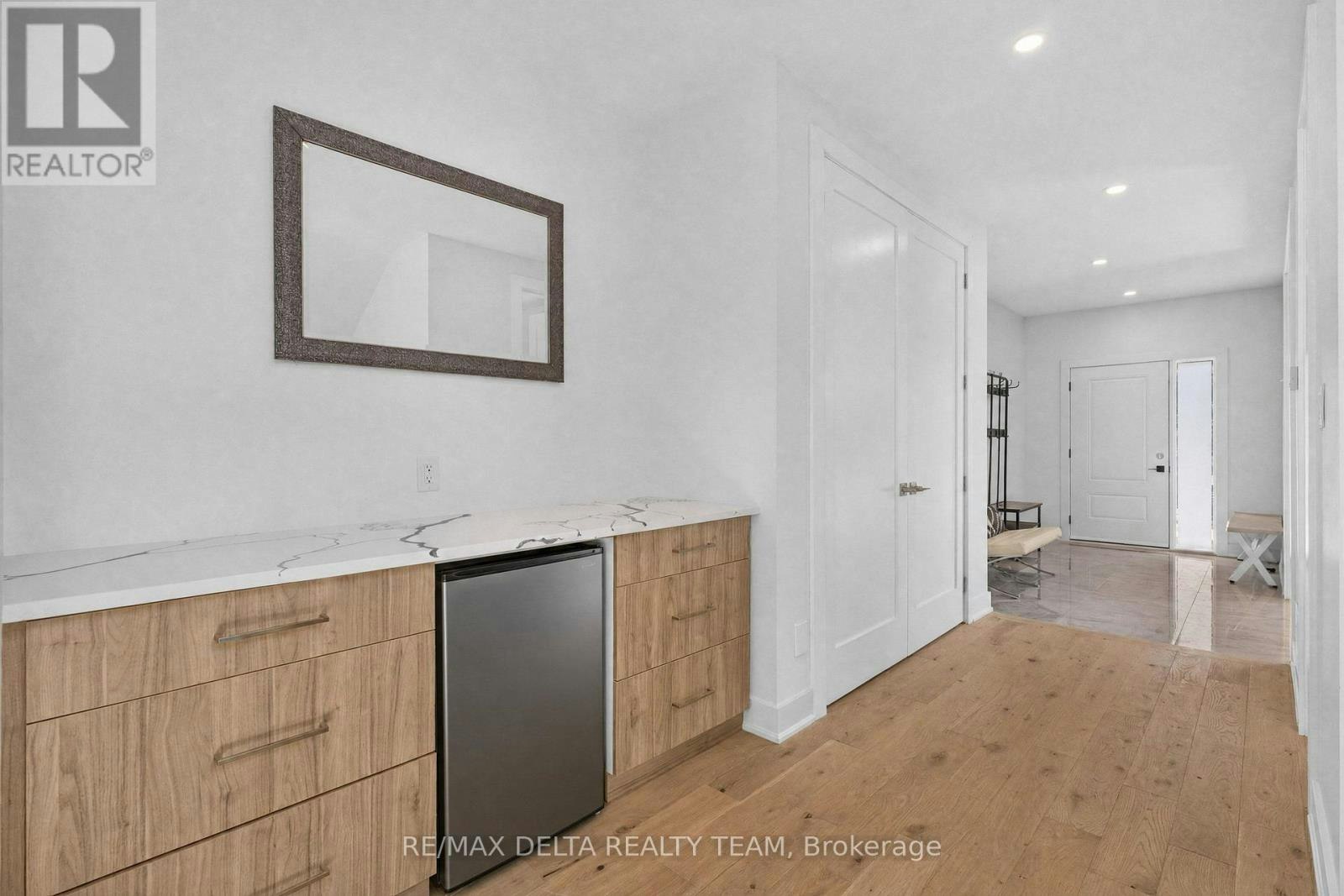 45 St Claire Avenue, Ottawa, ON, K2G 2A1 - 9