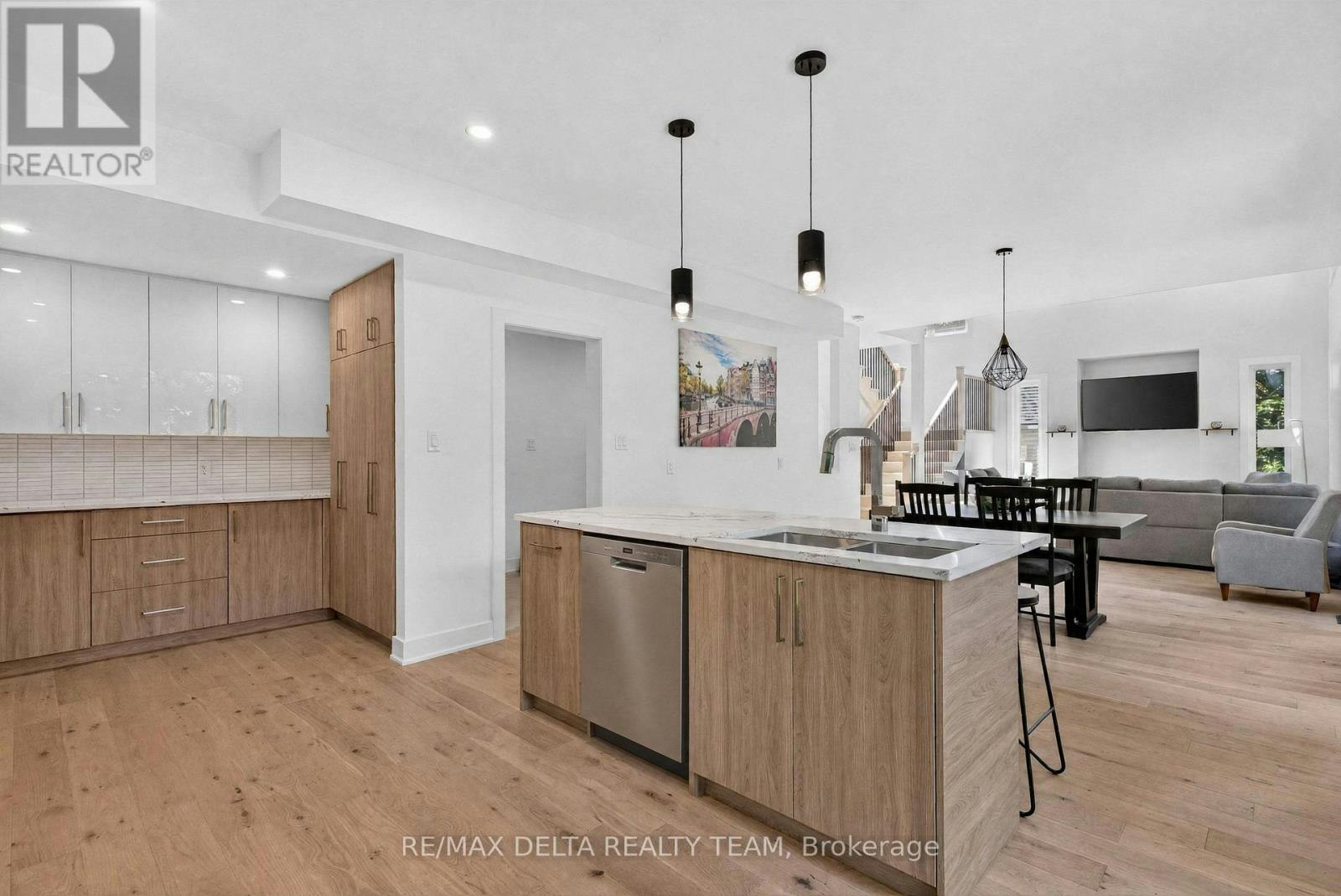 45 St Claire Avenue, Ottawa, ON, K2G 2A1 - 12