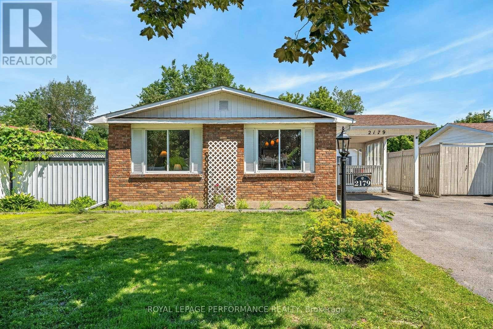 2179 Erinbrook Crescent, Ottawa, ON, K1B 4J7