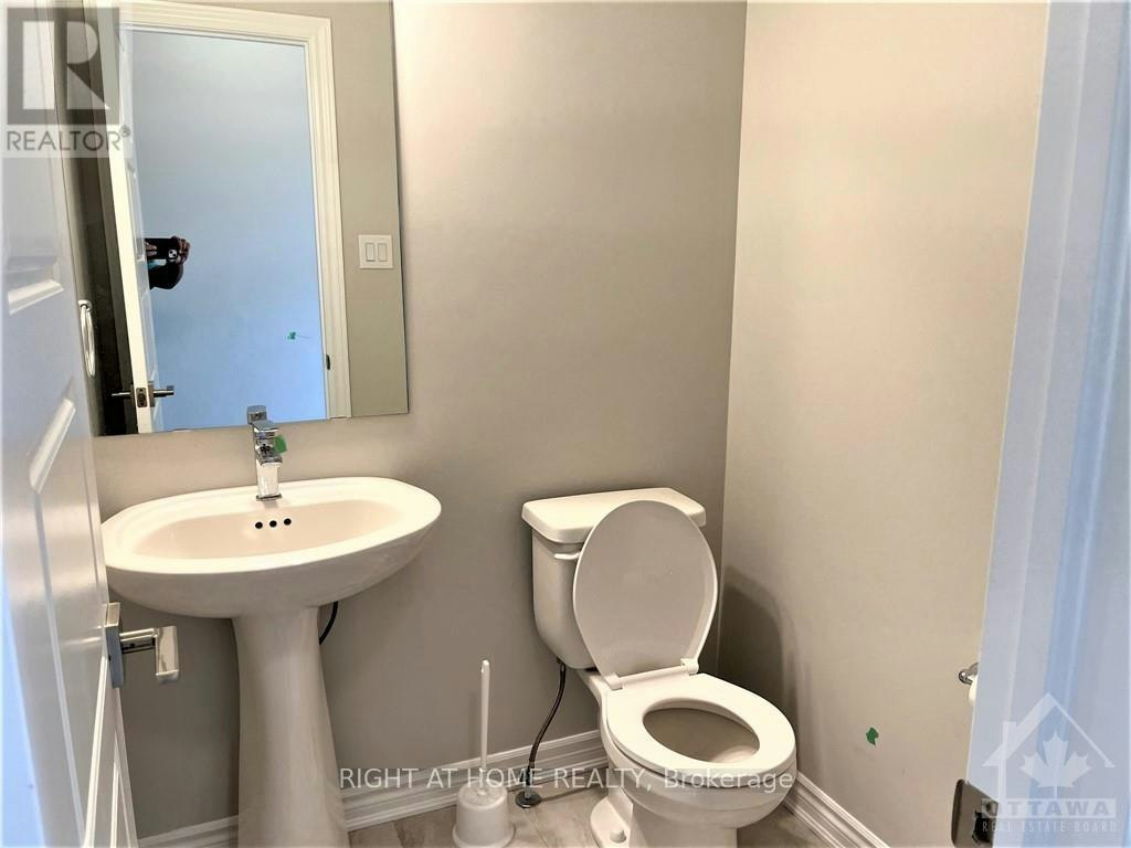 681 Allied Mews, Ottawa, ON, K2S 2Z6 - 3