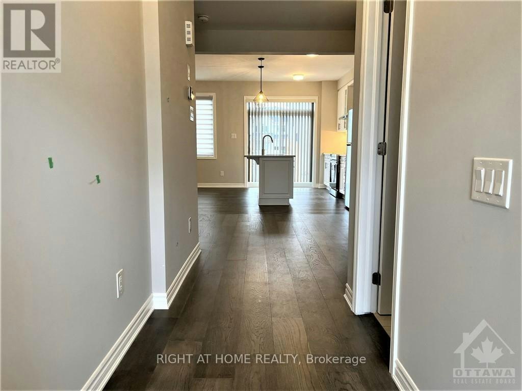 681 Allied Mews, Ottawa, ON, K2S 2Z6 - 2