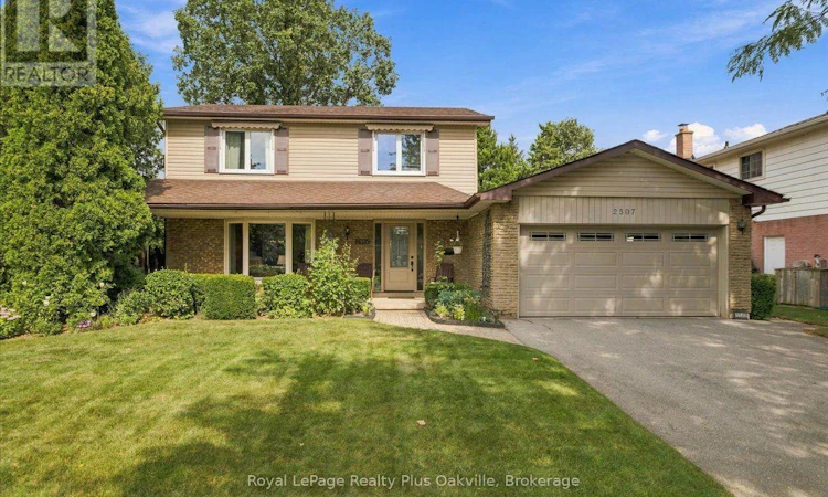 2507 Woburn Crescent