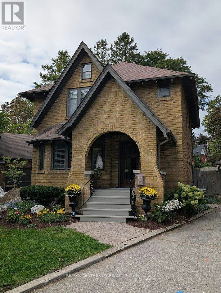 17 Clenray Place, London, ON, N6A 3Y9