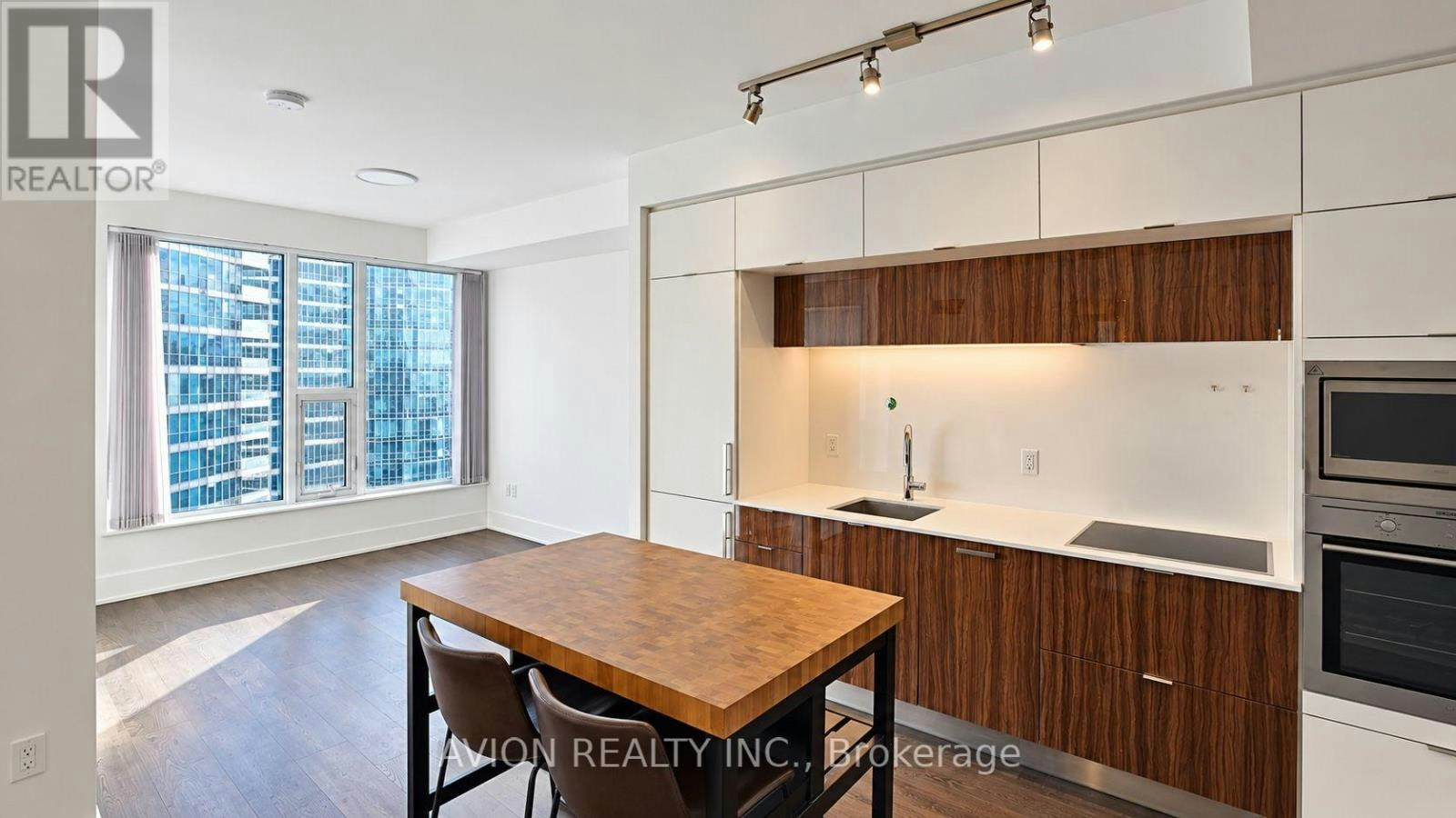 3008-10 York Street, Toronto, ON, M5J 0E1 - 3