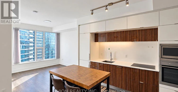 3008-10 York Street, Toronto, ON, M5J 0E1 - 3