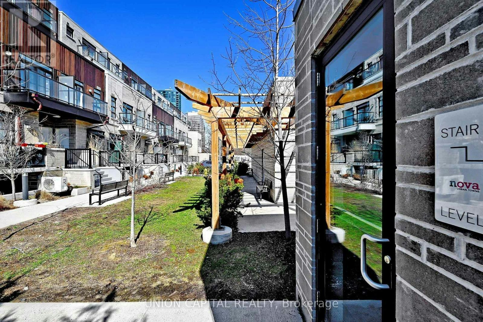 39-57 Finch Avenue W, Toronto, ON, M2K 0K9 - 41