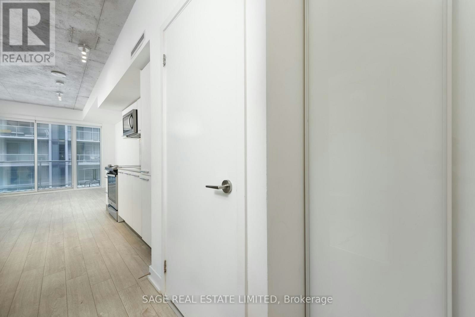 1008-25 Baseball Place, Toronto, ON, M4M 2A5 - 4
