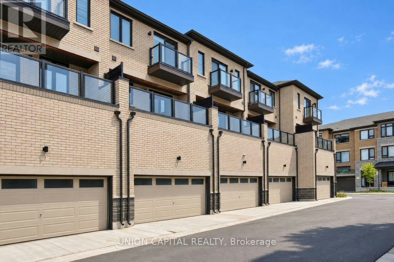 9 Arthur White Lane, Markham, ON, L6E 0W2 3