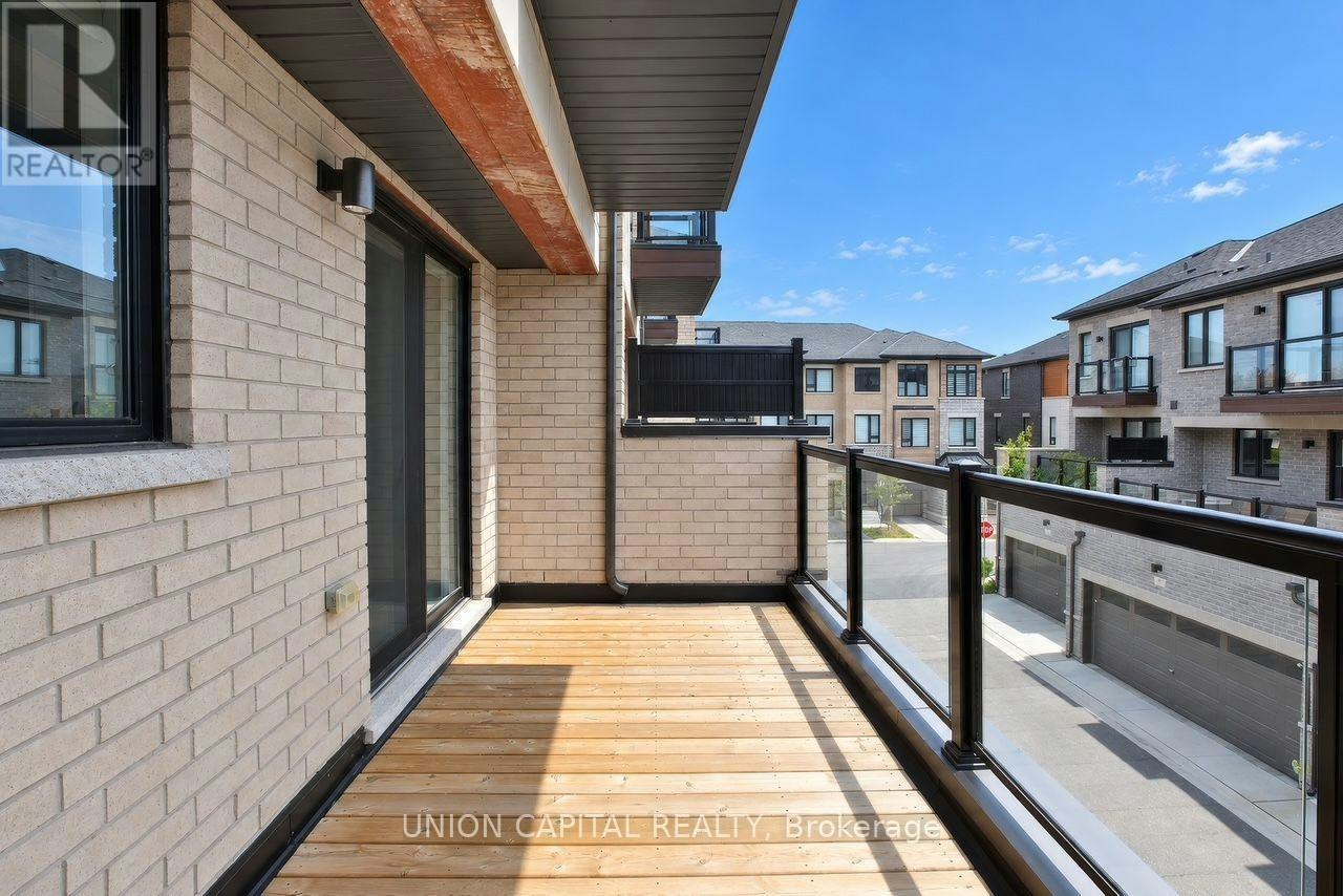 9 Arthur White Lane, Markham, ON, L6E 0W2 2
