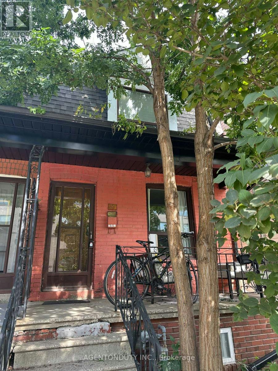 51 Perth Avenue, Toronto, ON, M6R 2C1