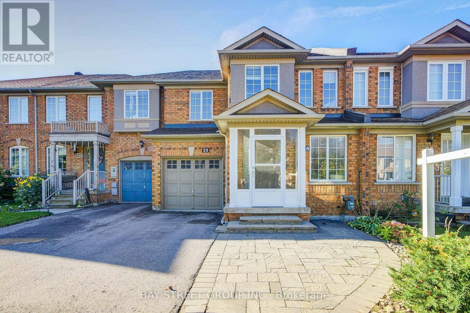 25 Waterton Crescent, Richmond Hill, ON, L4B 4L7