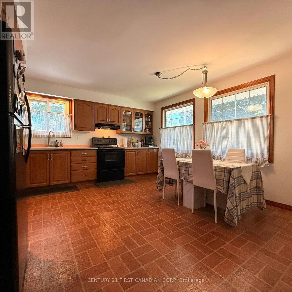 749 Dundalk Drive, London, ON, N6C 3V1 - 4