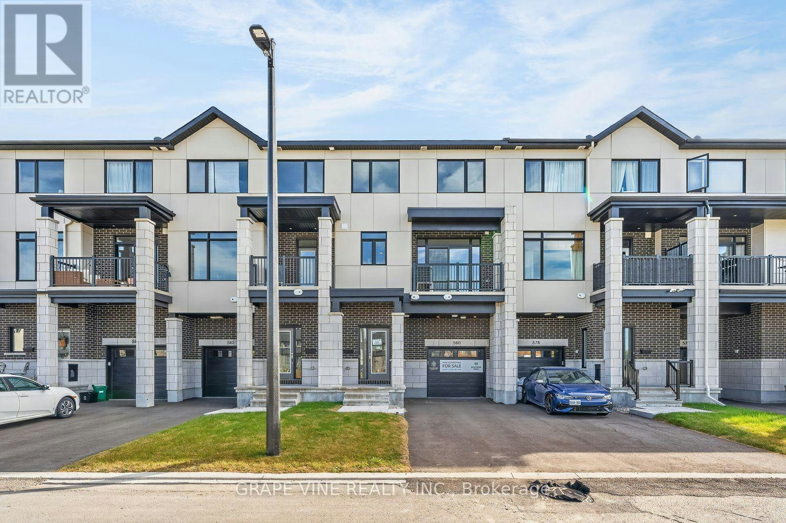 580 Arbia Ridge, Ottawa, ON, K2S 2S4