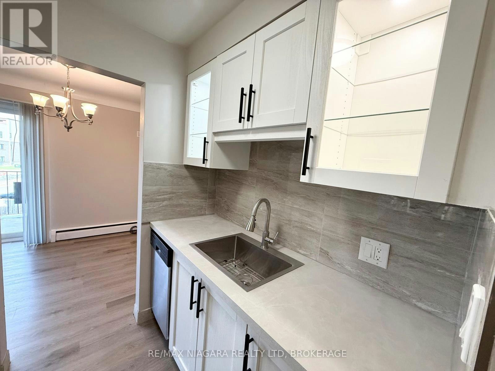 8-286 Vine Street, St. Catharines, ON, L2M 4T3 - 14