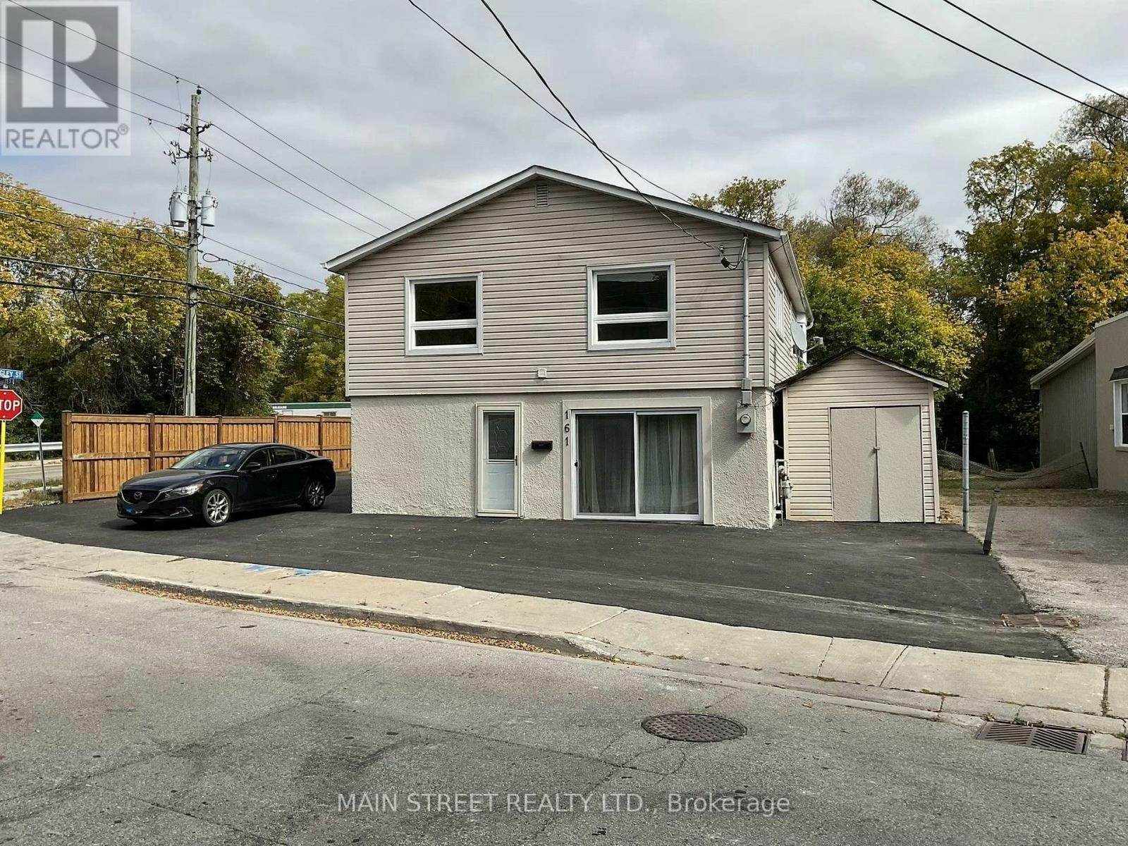 UPPER-161 Charlotte Street, Newmarket, ON, L3Y 3S7