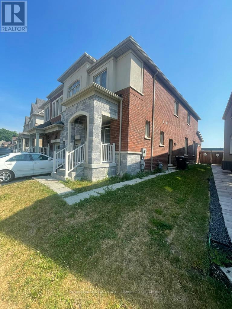16 Little Britain Crescent, Brampton, ON, L6Y 6A9 - 2