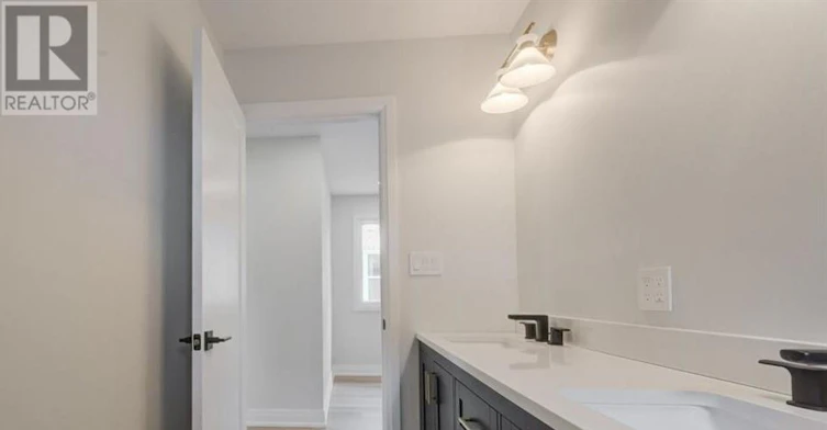 UPPER-160 Weber Street W, Kitchener, ON, N2H 4A4 - 16
