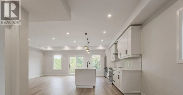 UPPER-160 Weber Street W, Kitchener, ON, N2H 4A4 - 4