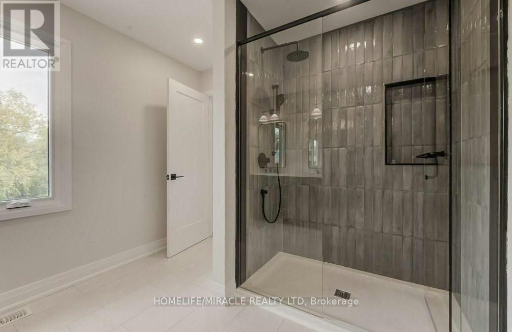 UPPER-160 Weber Street W, Kitchener, ON, N2H 4A4 - 22