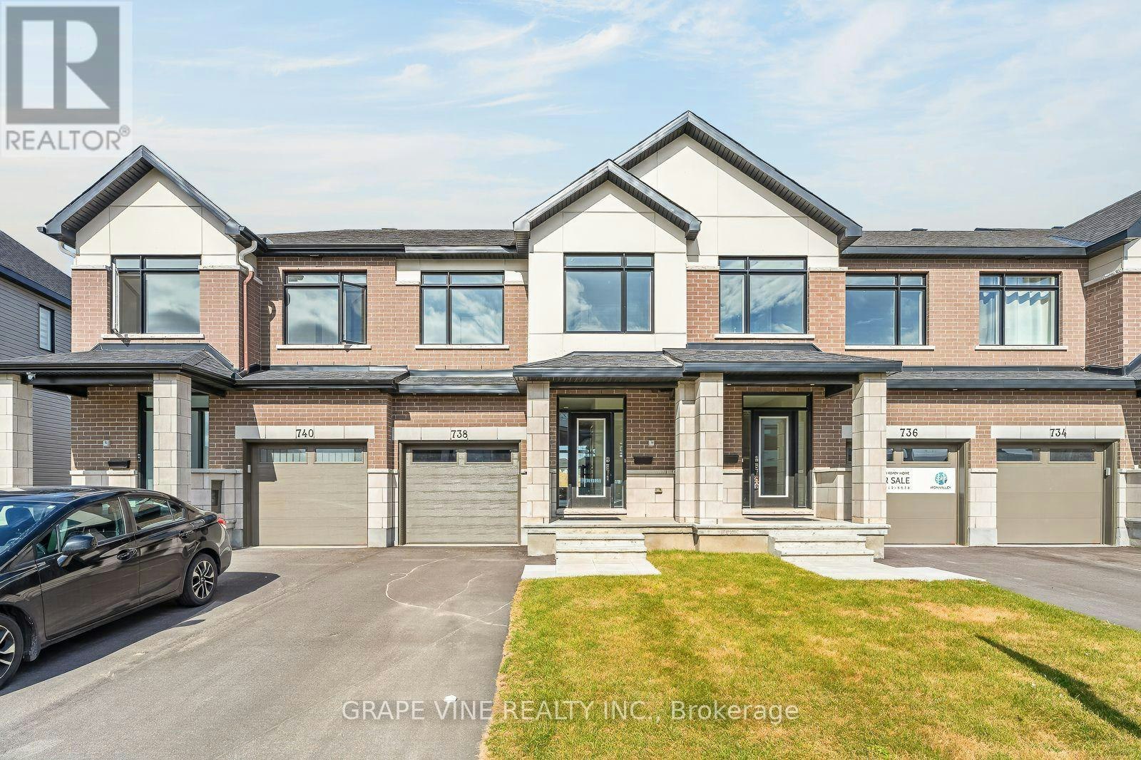 738 Caminar Terrace, Ottawa, ON, K2M 0N7