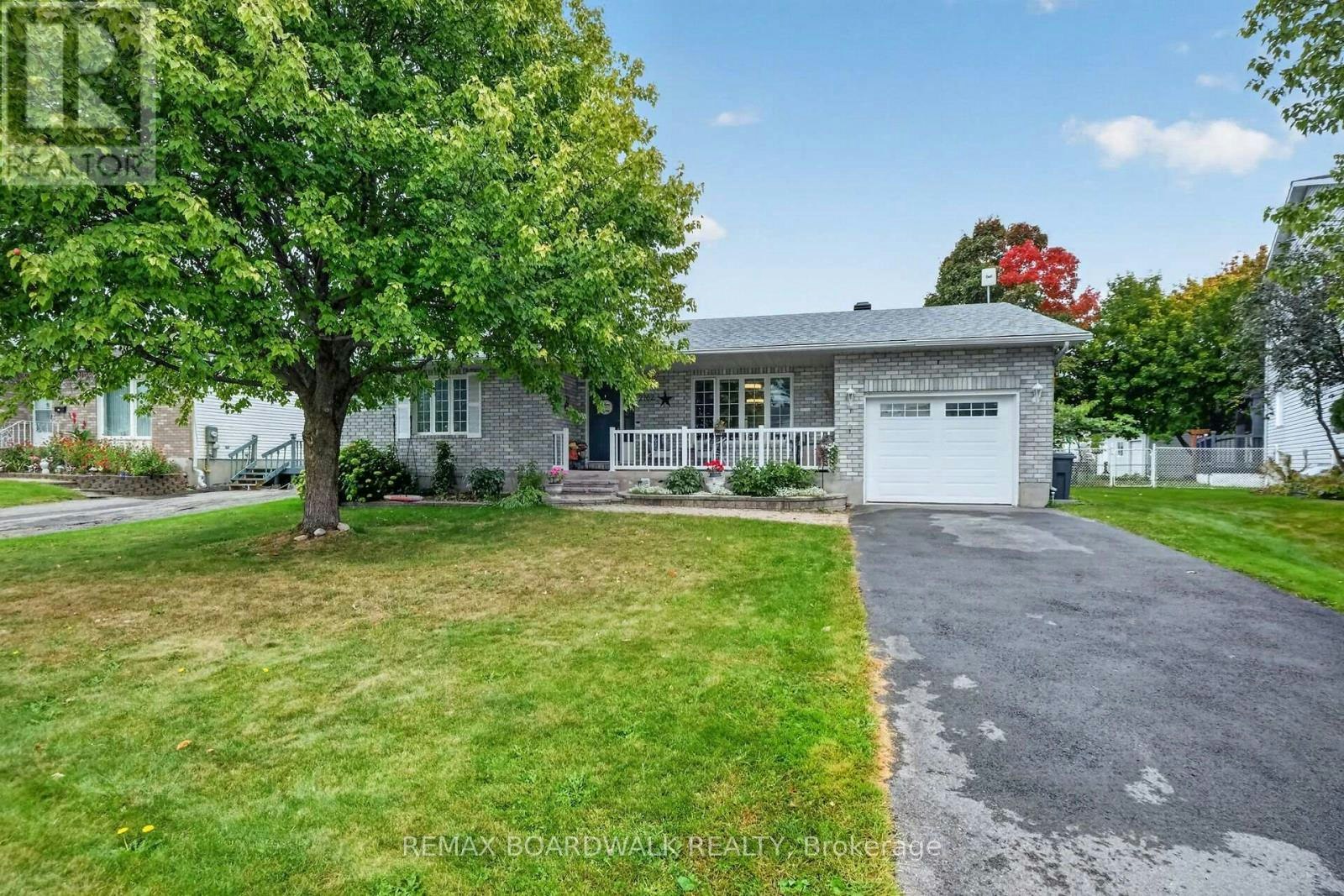 2762 Julie Street, Clarence-Rockland, ON, K4K 1M2