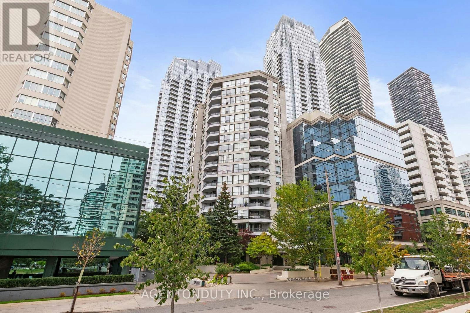1003-30 Holly Street, Toronto, ON, M4S 3C2