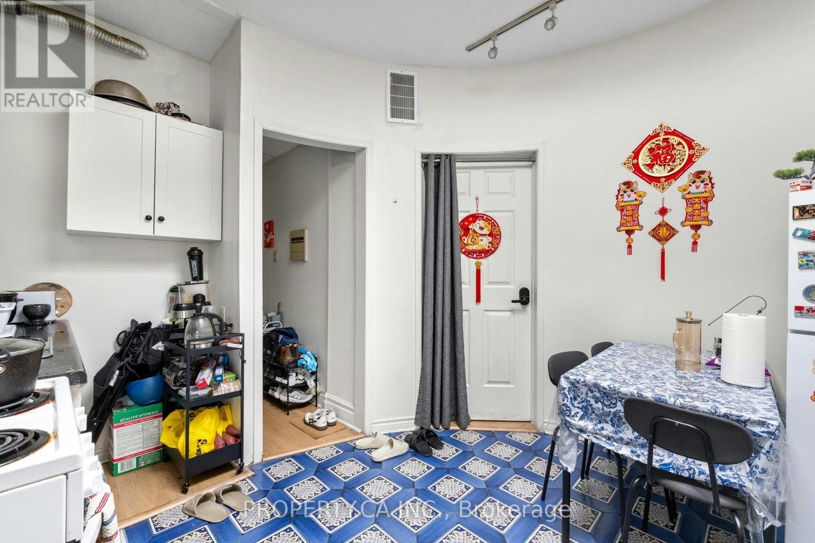 UPPER-1080 Dovercourt Road, Toronto, ON, M6H 2X8 - 6