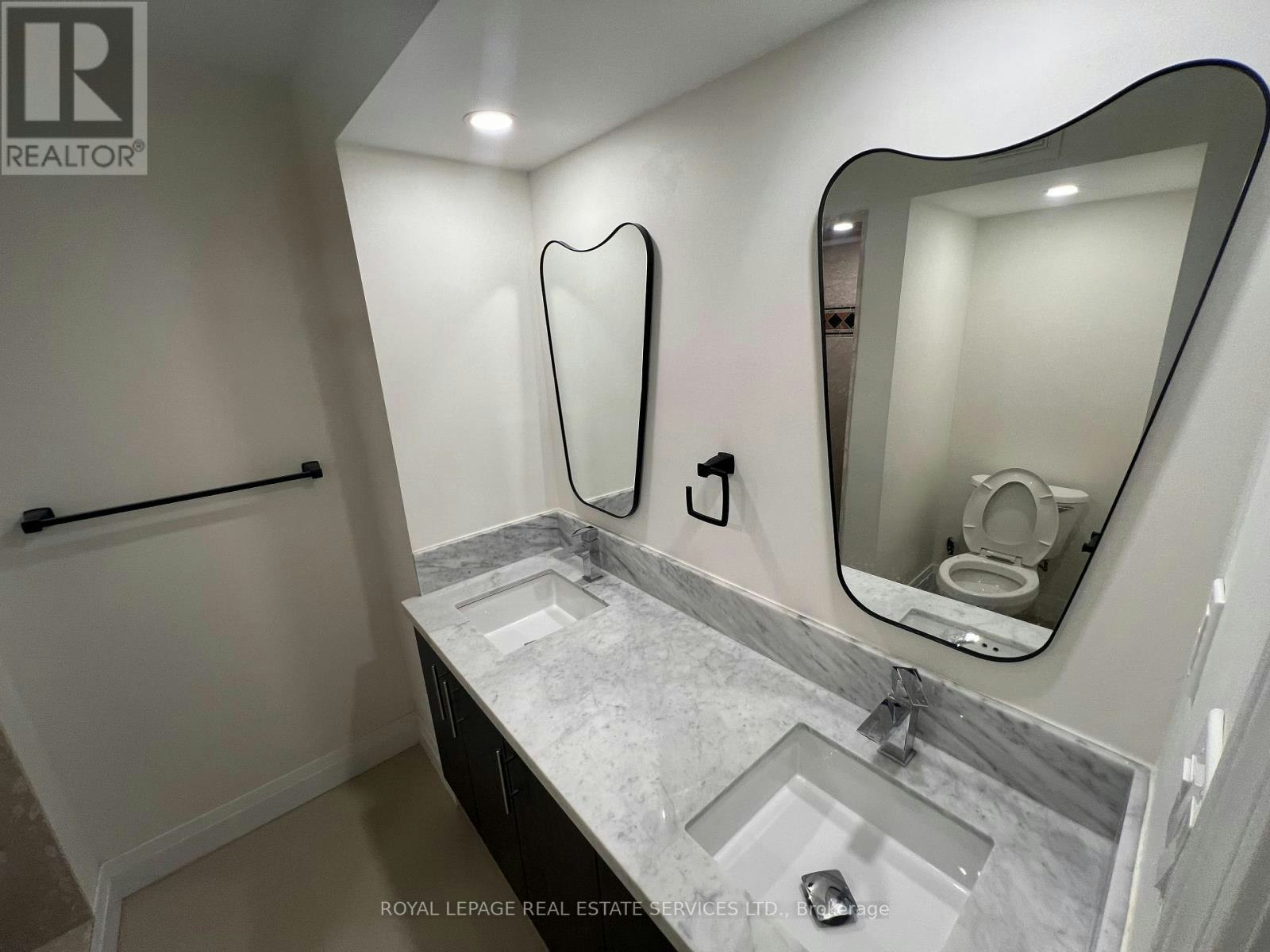 605 Patriot Lower Drive, Mississauga, ON, L5R 3S1 - 9
