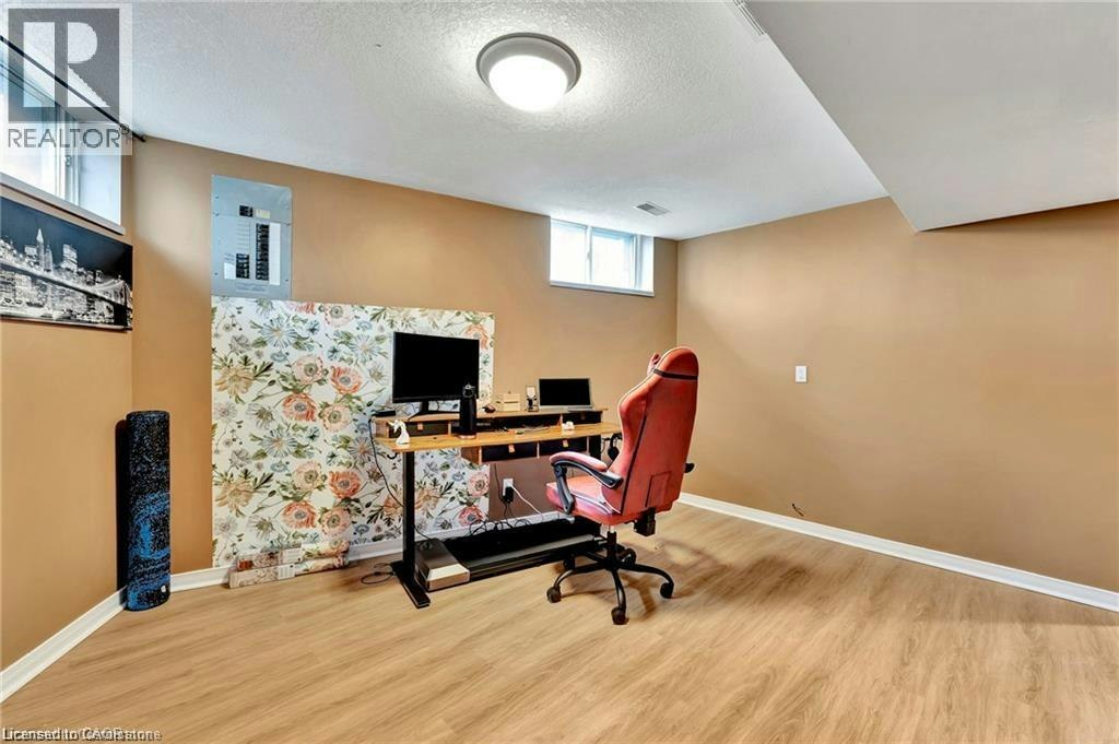 93 Robertson Crescent, Kitchener, ON, N2E 1A6 - 7