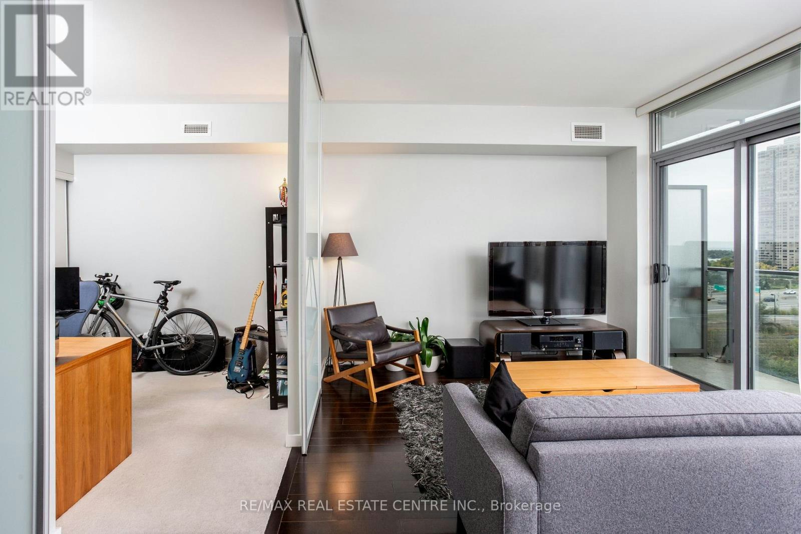 912-103 The Queensway, Toronto, ON, M6S 5B3 - 12