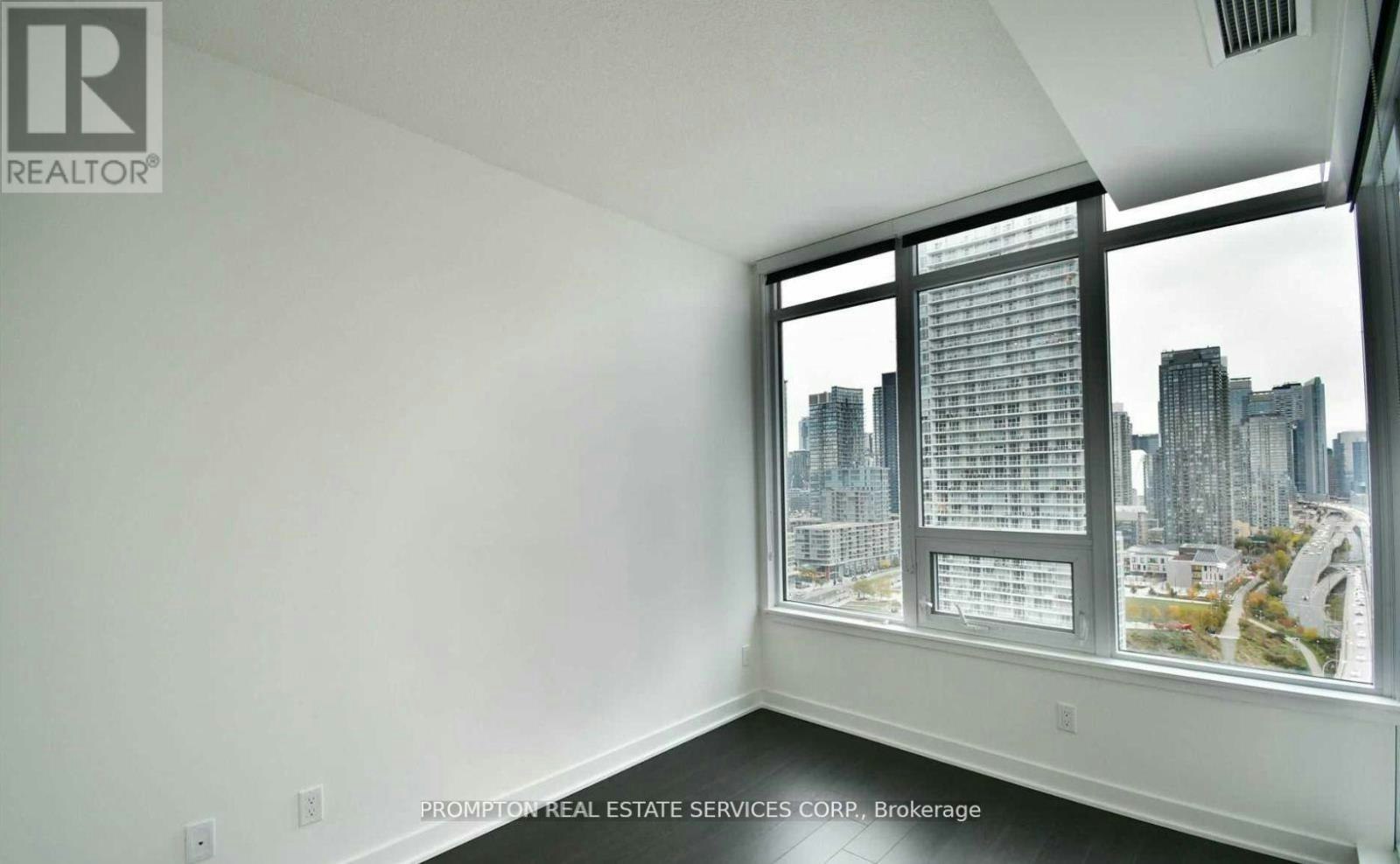 3807-19 Bathurst Street, Toronto, ON, M5V 0N2 - 7