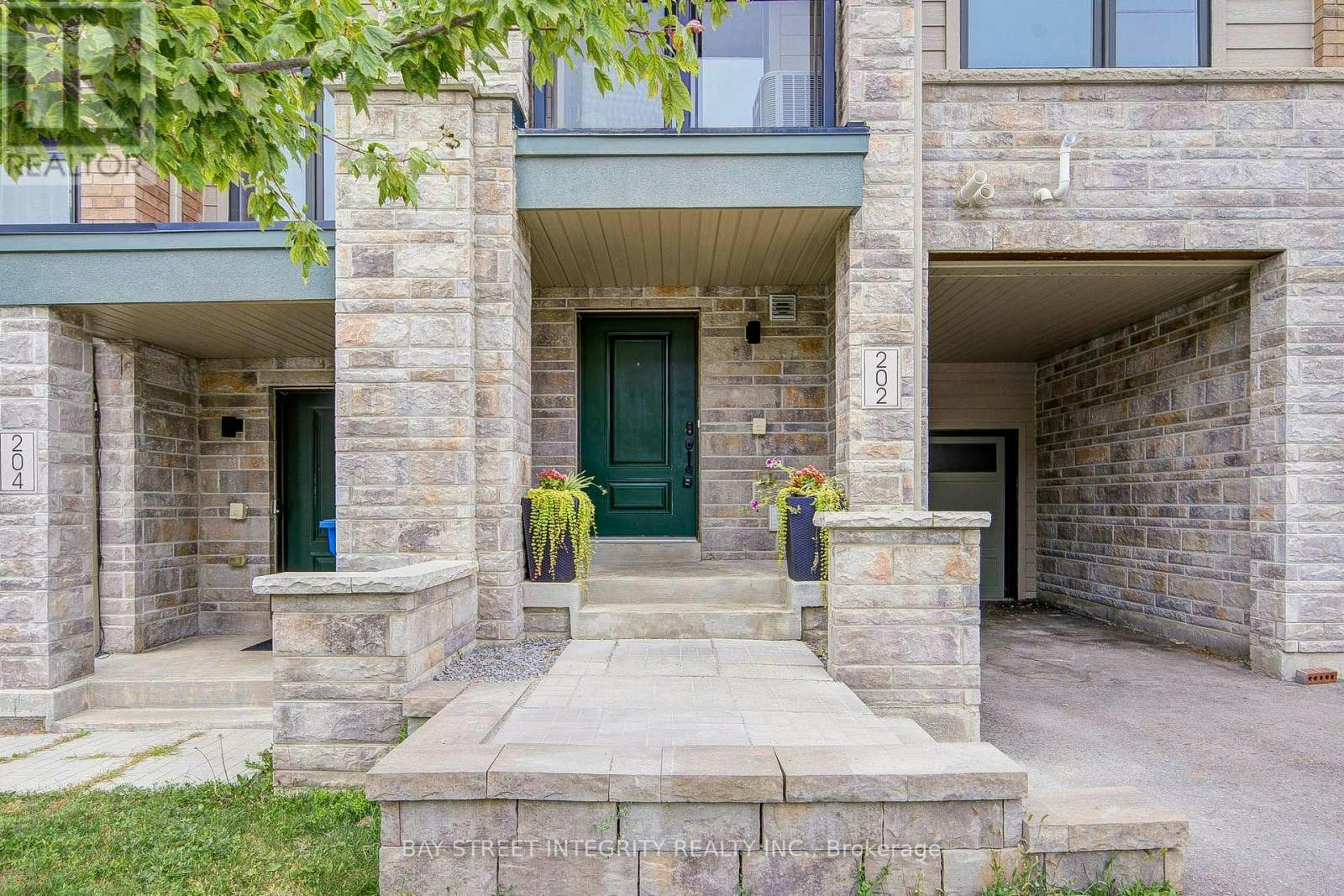 202 Vivant Street, Newmarket, ON, L3X 0K7