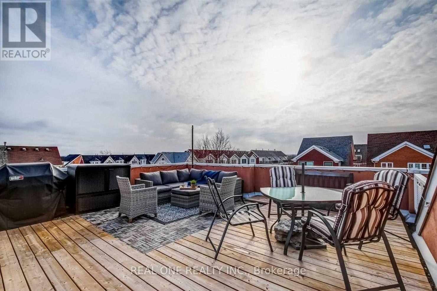D-2400 Munn's Avenue, Oakville, ON, L6H 6G9