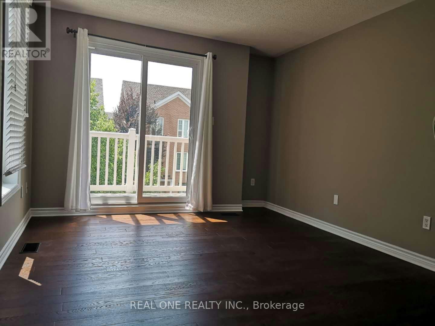 D-2400 Munn's Avenue, Oakville, ON, L6H 6G9 - 11
