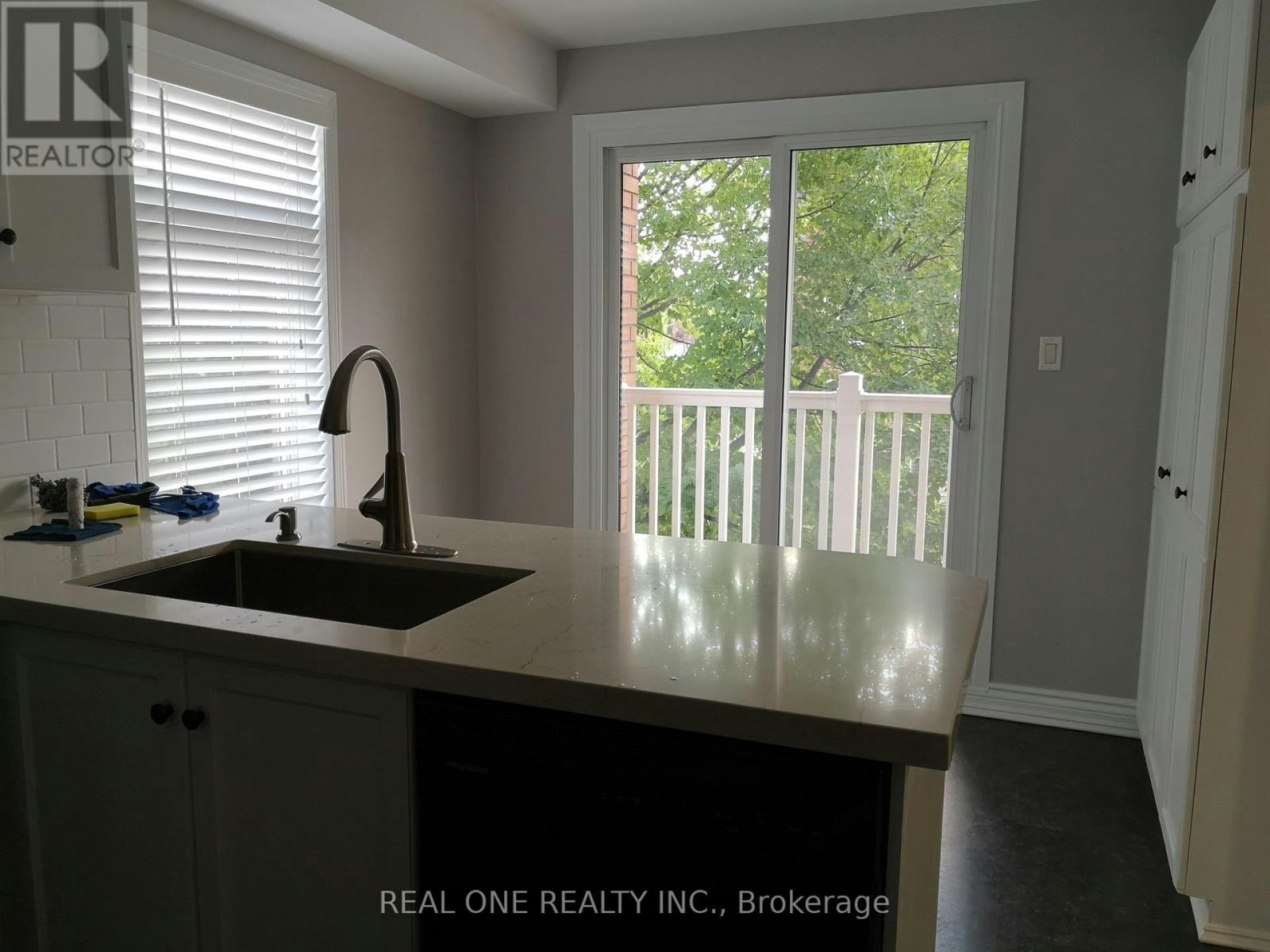 D-2400 Munn's Avenue, Oakville, ON, L6H 6G9 - 9