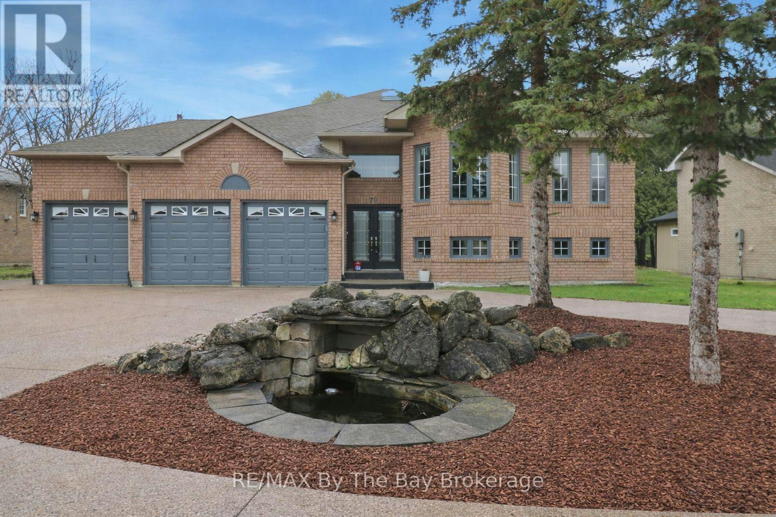 70 Fairway Crescent, Wasaga Beach, ON, L9Z 1B8