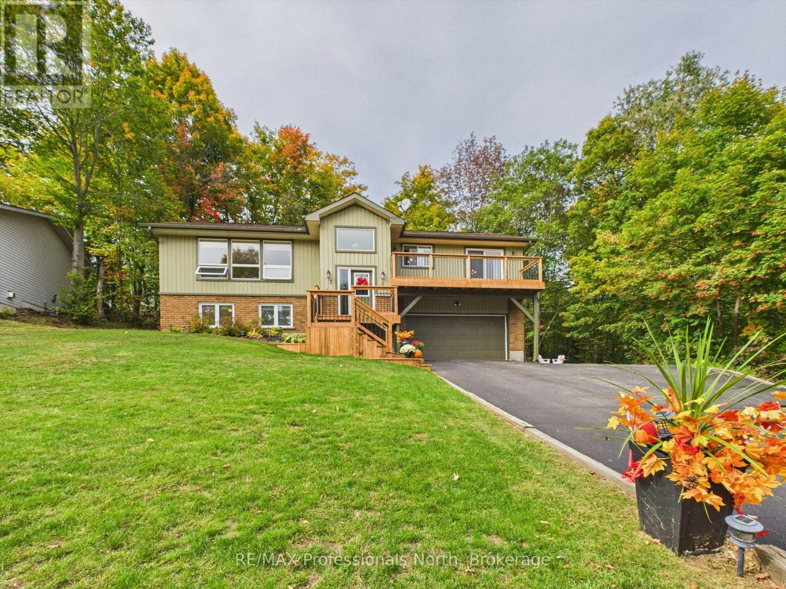 1 Crestview Drive, Huntsville, ON, P1H 1S8