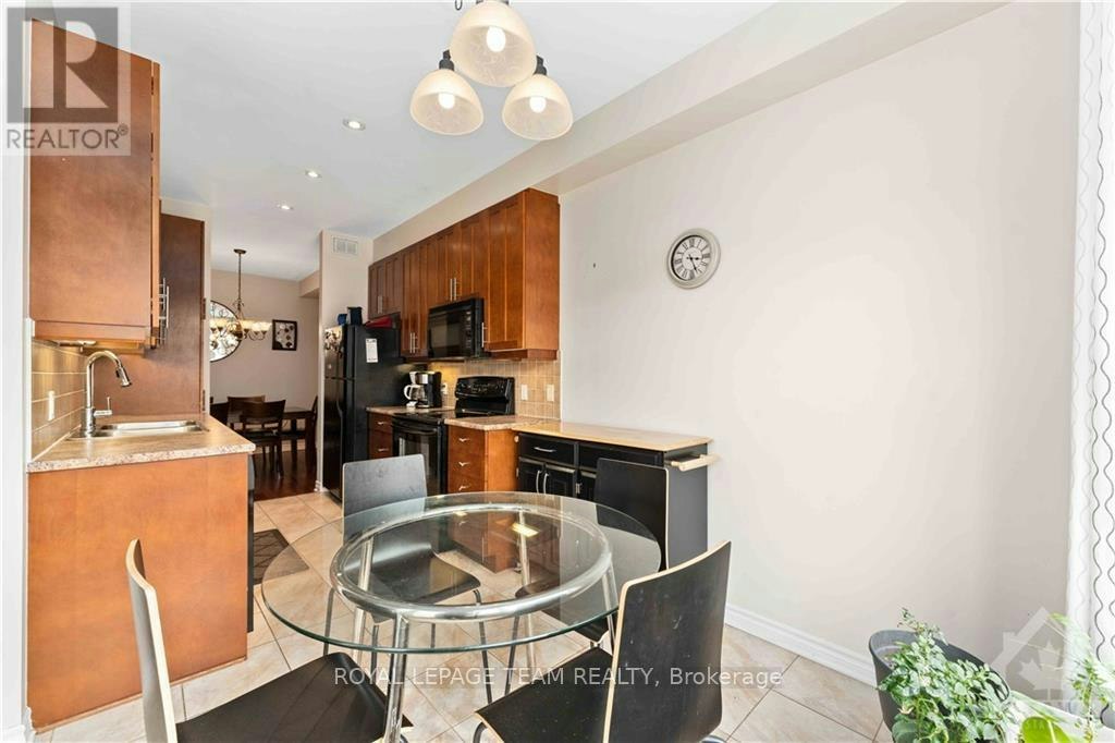 112 Furness Way, Ottawa, ON, K2G 7E4 - 16