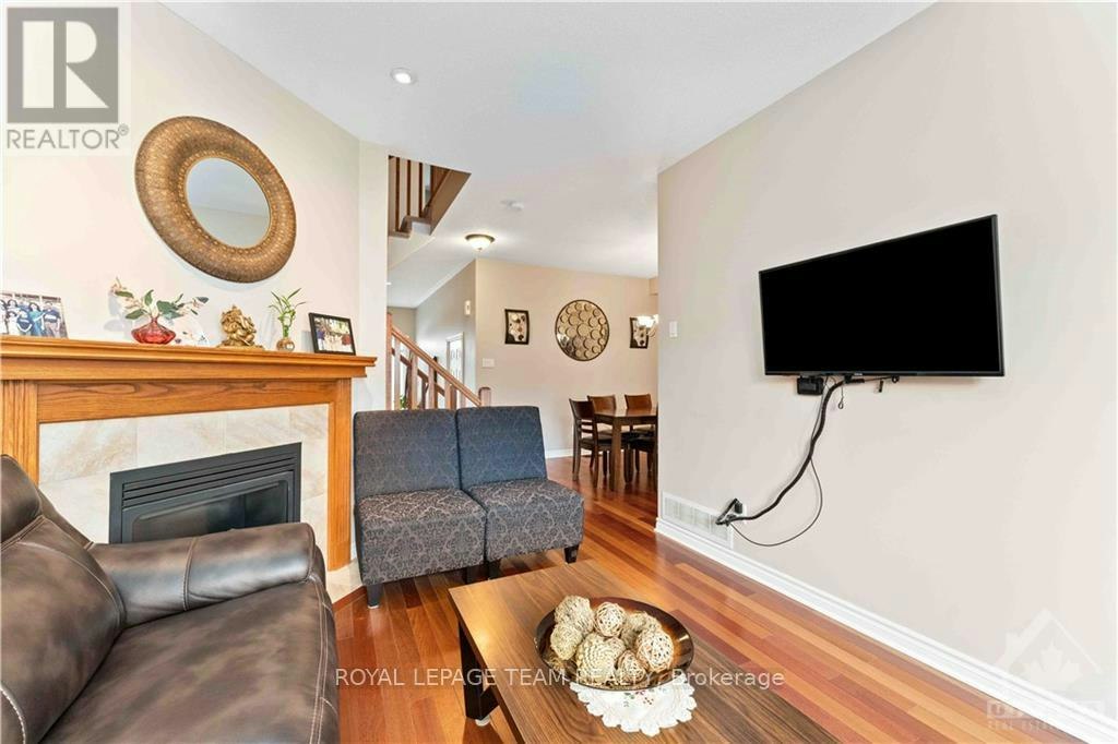 112 Furness Way, Ottawa, ON, K2G 7E4 - 9