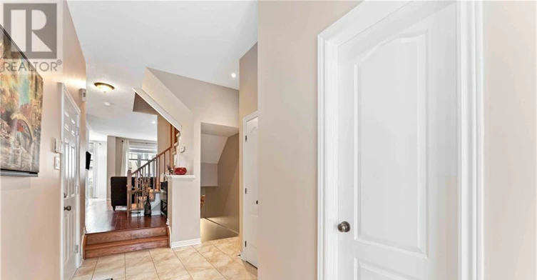 112 Furness Way, Ottawa, ON, K2G 7E4 - 4
