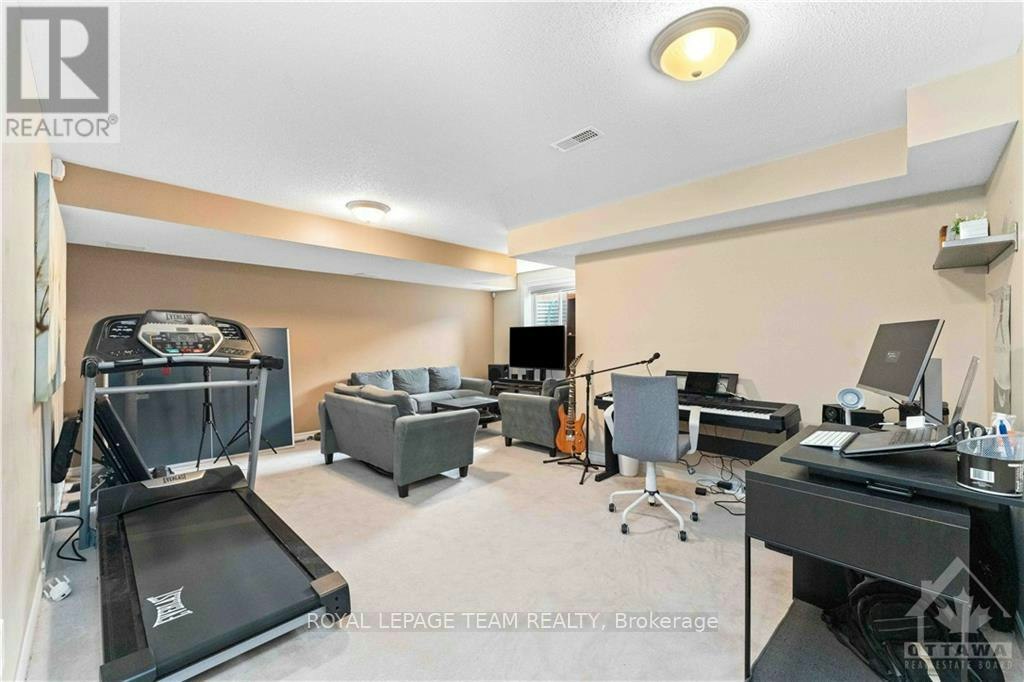 112 Furness Way, Ottawa, ON, K2G 7E4 - 27