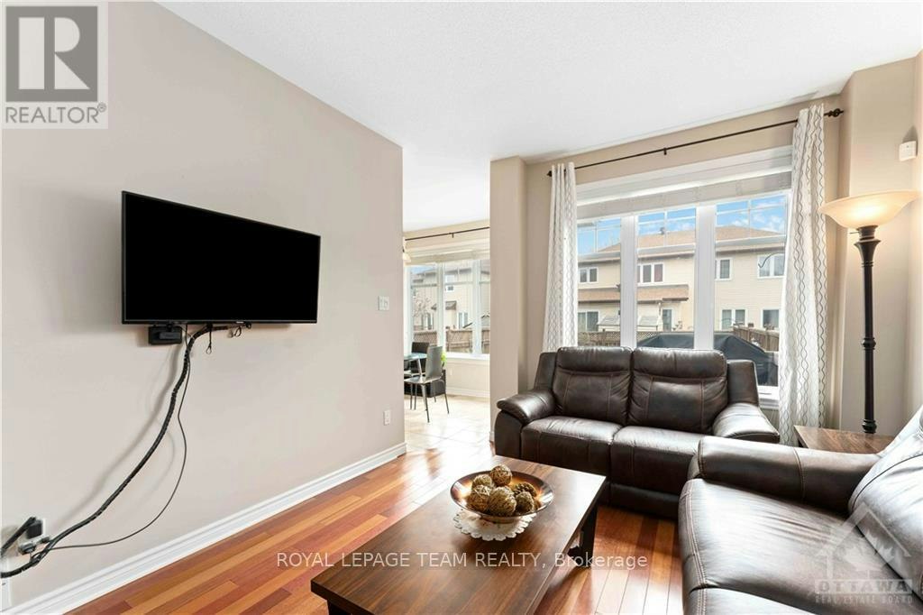 112 Furness Way, Ottawa, ON, K2G 7E4 - 7