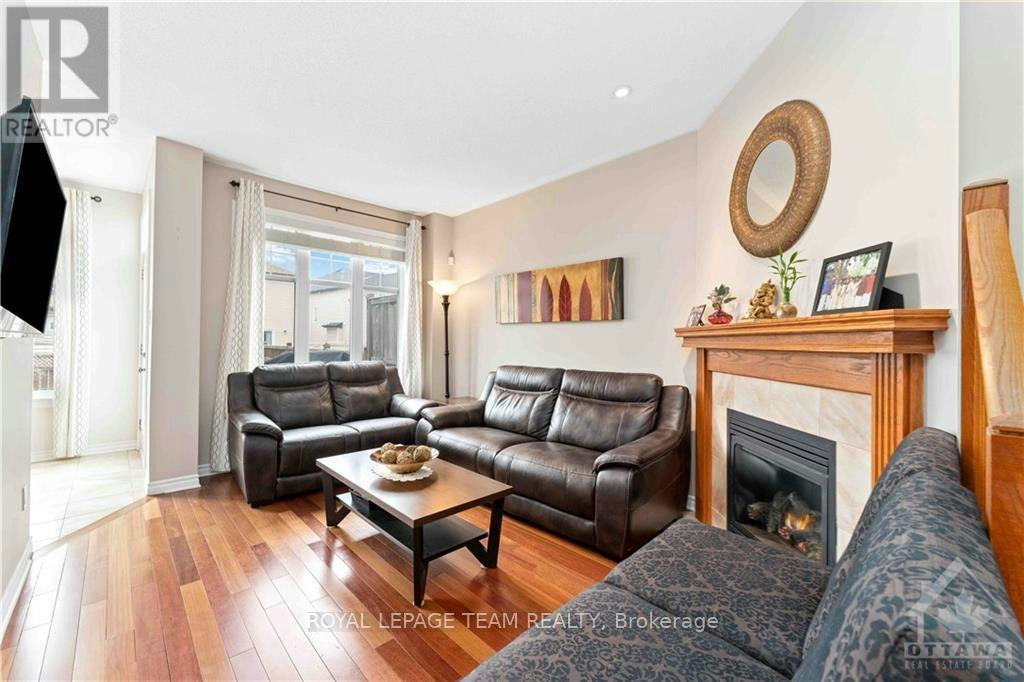 112 Furness Way, Ottawa, ON, K2G 7E4 - 5