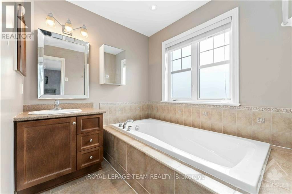 112 Furness Way, Ottawa, ON, K2G 7E4 - 21