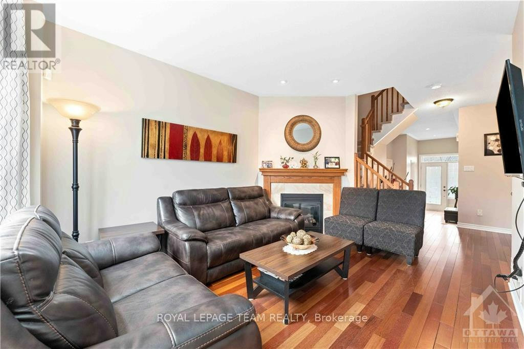 112 Furness Way, Ottawa, ON, K2G 7E4 - 8