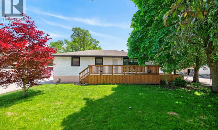 944 Mcnaughton Avenue