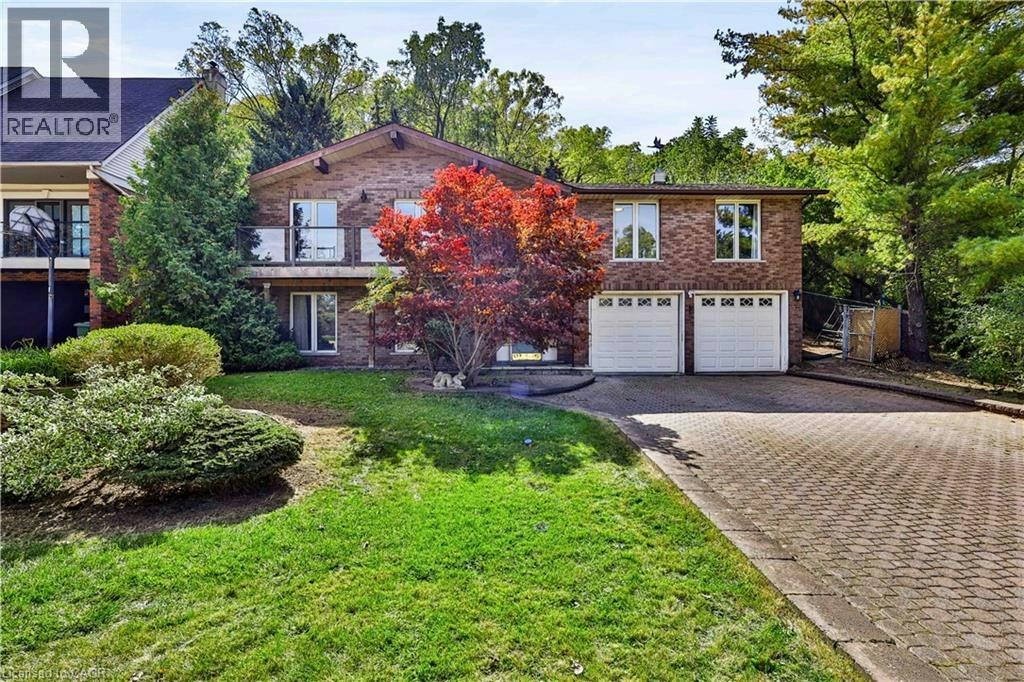 22 Oakridge Drive, Hamilton, ON, L8G 2T6