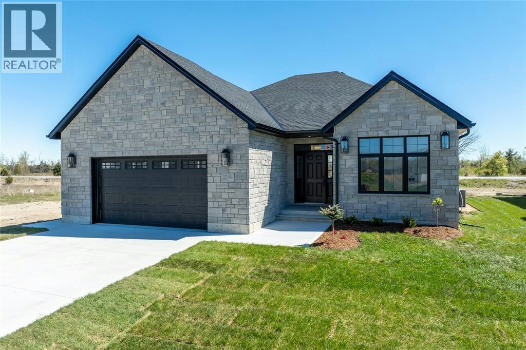 3503 Paul Crescent, Plympton-Wyoming, ON, N0N 1E0