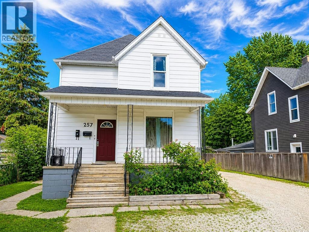 257 Vidal Street South, Sarnia, ON, N7T 2T8