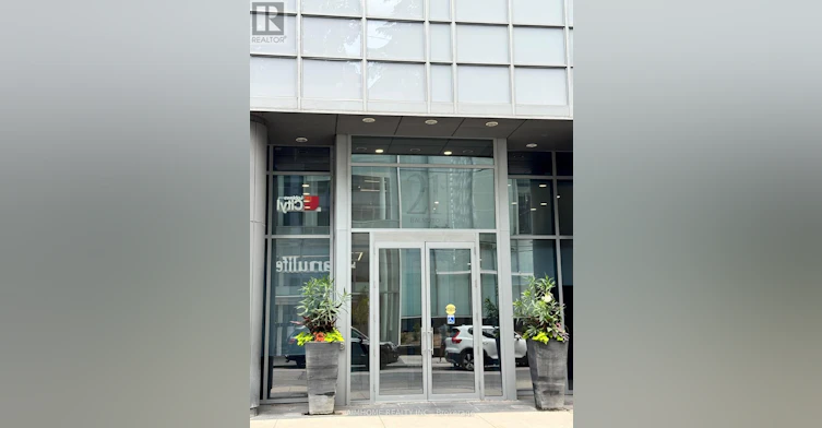 1801-21 Balmuto Street, Toronto, ON, M4Y 1R7 - 2